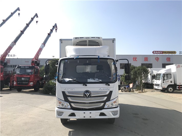 FOTON AUMARK 6 Wheeler Refrigerated Box Truck For Frozen Meat And Chicken