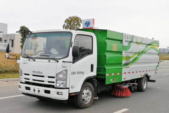 ISUZU 700P Multi Function Road Washing And Sweeping Truck