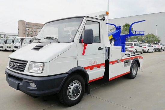 3 ton IVECO integrated line wrecker truck