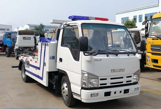 3 ton with a 2 stage boom ISUZU 100P tow truck