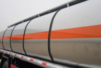 BEIBEN 33000 liter heavy duty petrol tanker truck