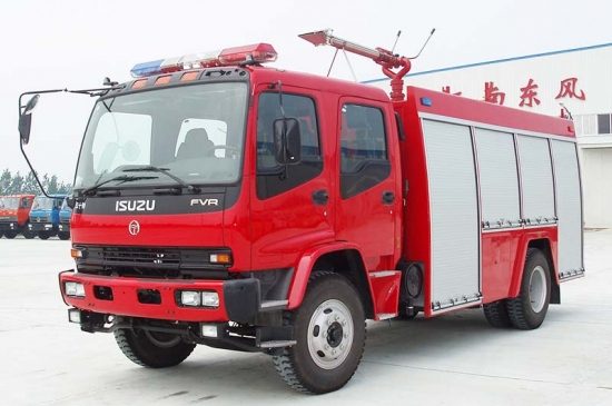 ISUZU 8000 liter tank fire fighting vehicle