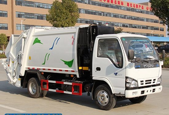 ISUZU 6 wheels 6CBM rear bin lifter garbage compactor truck