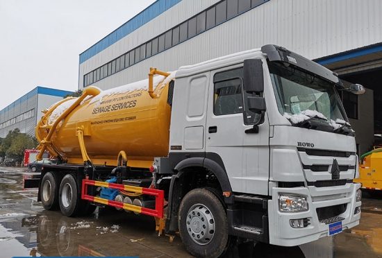 HOWO 22000L 6×4 Industrial Cleaning And Vacuum Suction Truck