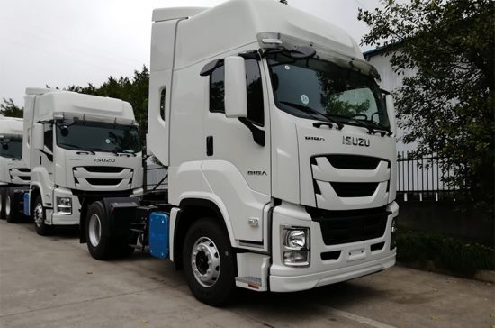 ISUZU GIGA VC61 4X2 6 Wheeler 420HP EURO 5 Tractor Head Truck