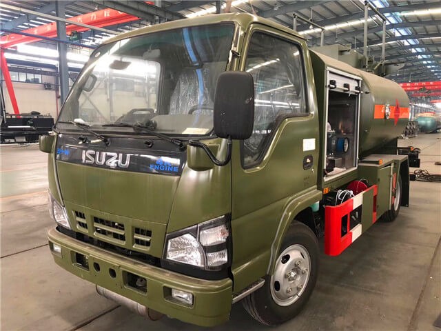 ISUZU 700P 12000 liter gasoline tank truck