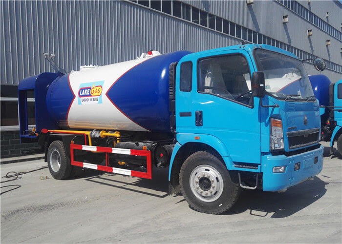 SINOTRUK HOWO 4X2 12CBM LPG Refilling Truck 6Tons LPG Bobtail Truck With Filling System