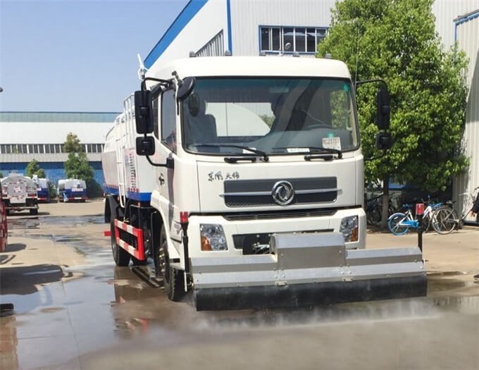 DongFeng KINGRUN 10CBM High Pressure Water Sprinkler Truck