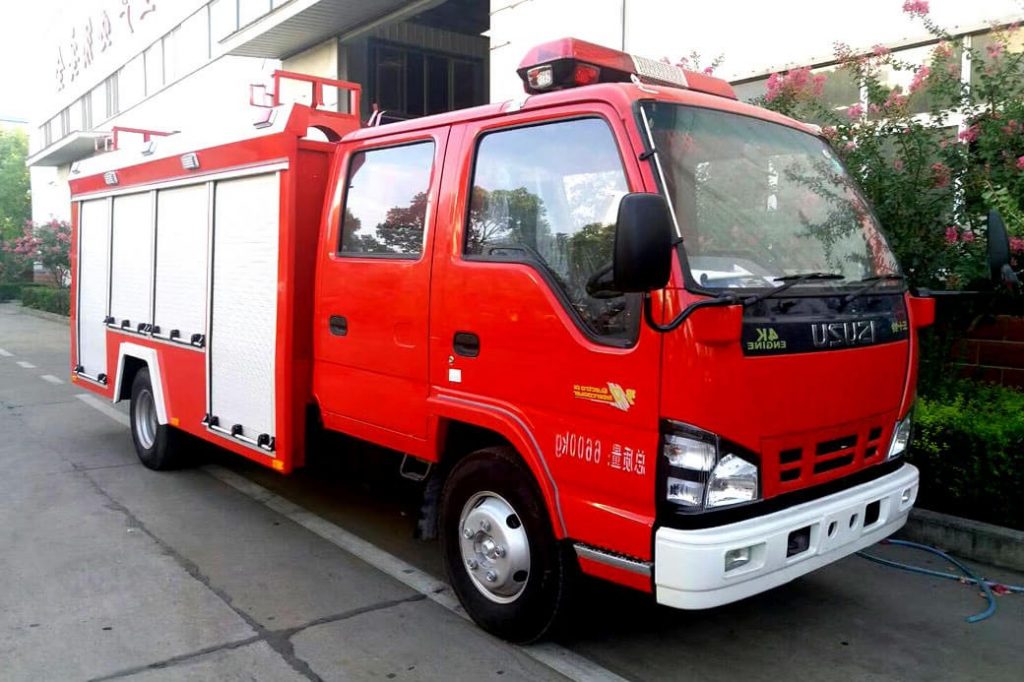 ISUZU 4000 liter tank fire apparatus