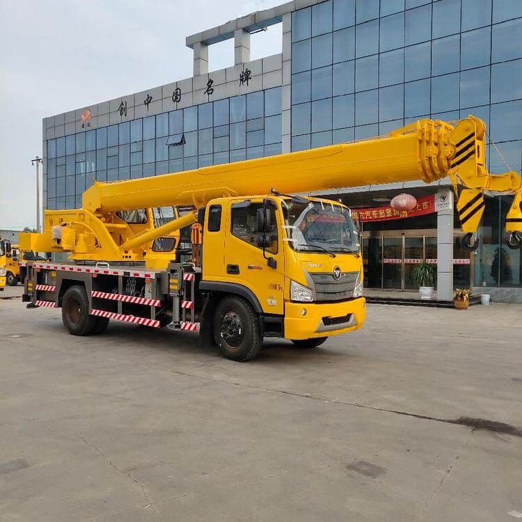 HOWO 14 Meters Folding Type Aerial Truck