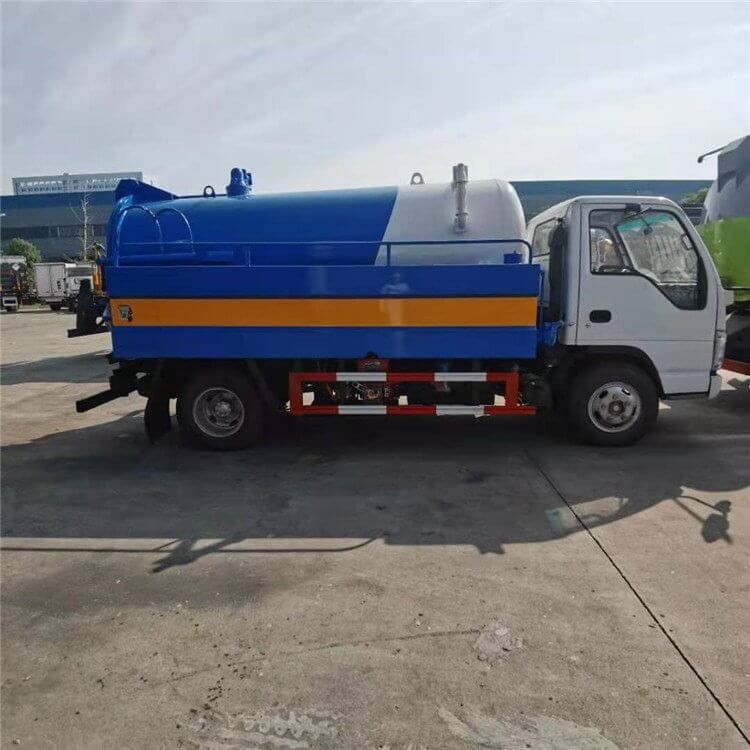 ISUZU 5CBM 6Wheeler Mini Water High Pressure Industrial Drain Cleaning Jetting Truck