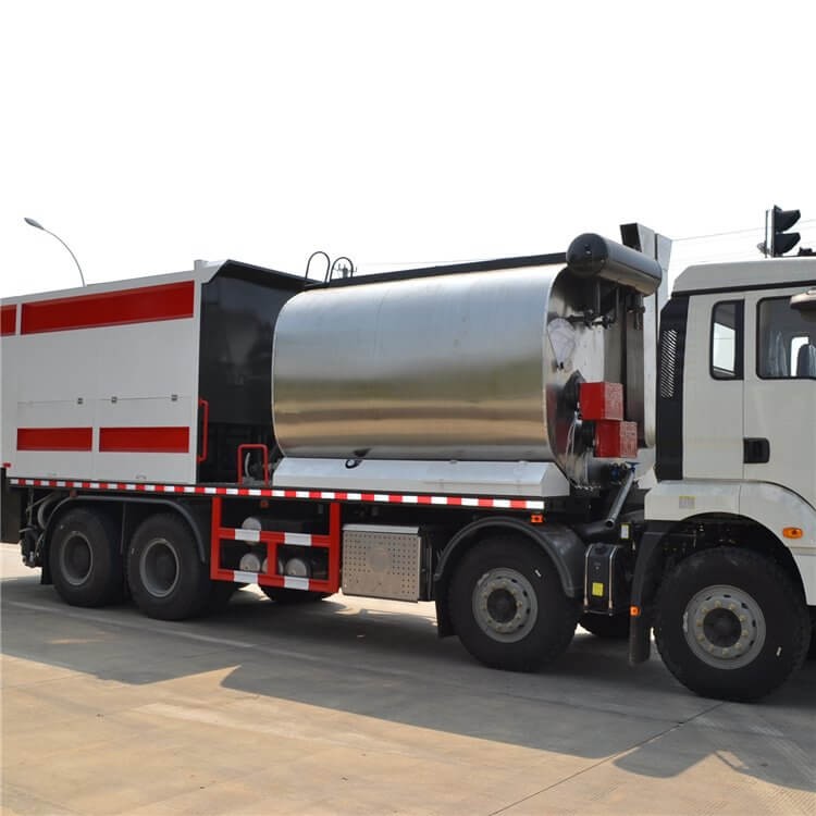 SHACMAN 4×2 Synchronous Chip Seal Spreader Truck