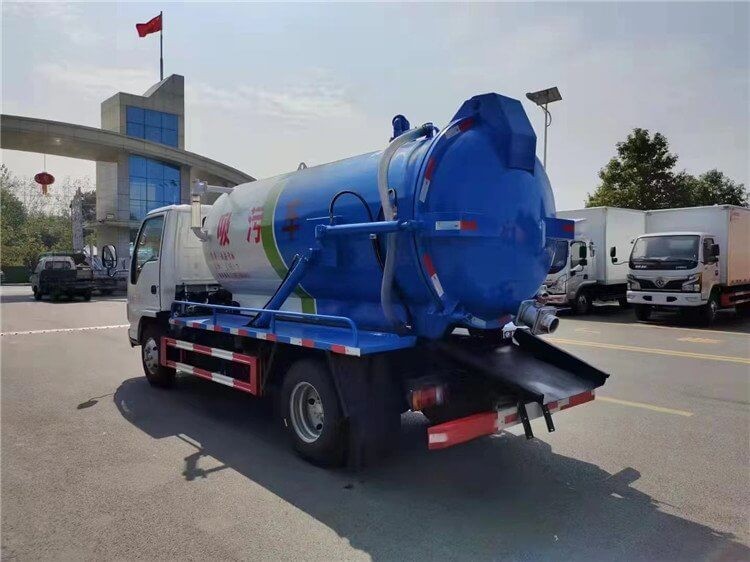 ISUZU 5CBM 6Wheeler Carbon Steel Small Custom-Made Sewage Vacuum Tanker Truck