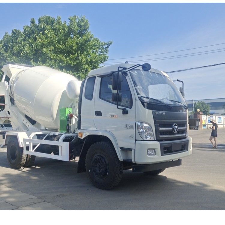 FOTON 5 CBM cement mixer truck with SUNNY pump