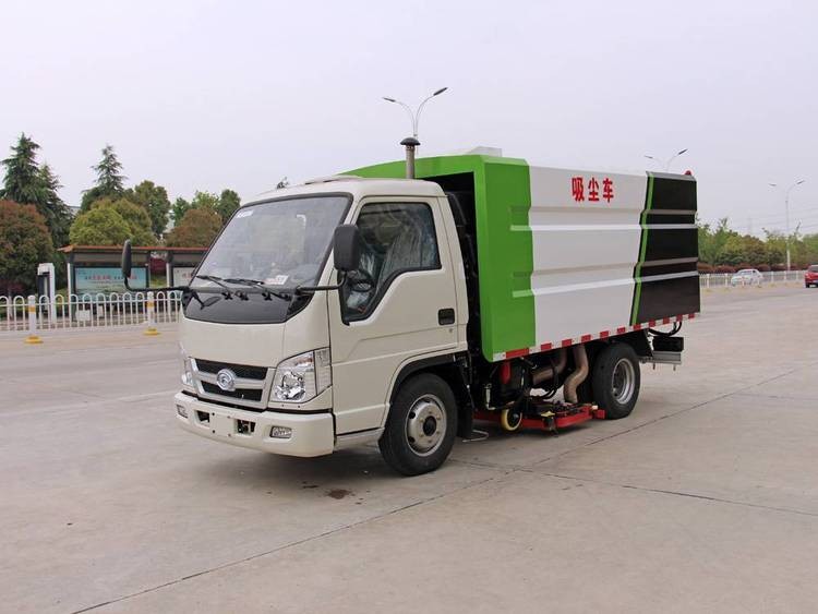 FOTON 6 Wheels 5000L Vacuum Sweeper Suction Truck