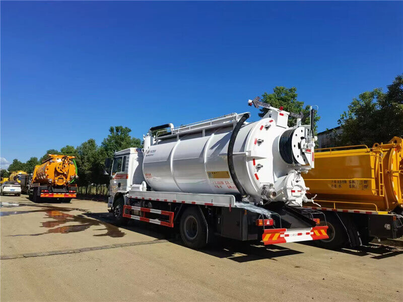 12CBM 14CBM high pressure sewage sucking and cleaning truck for sale