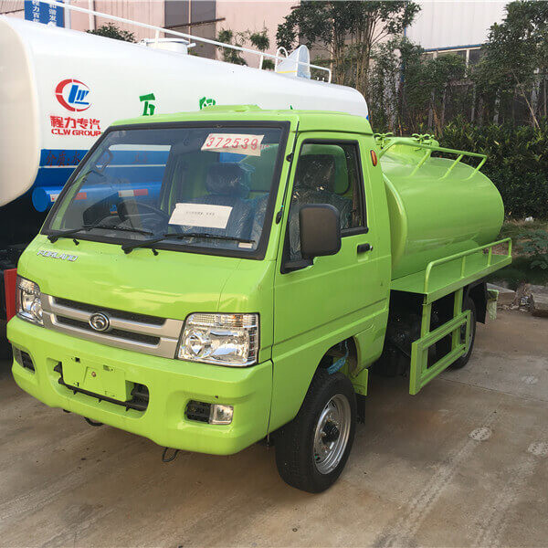 CLW 4×2 2000liters 2cbm mini fecal suction truck septic tank truck with high pressure vacuum pump for hot sale